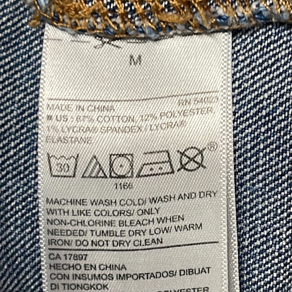 - Real good condition Woman’s Old Navy jean jacket. Size is medium. - Picture 16 of 16